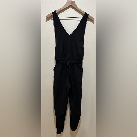 Albion Pants - Albion Fit Black V-Neck Sleeveless Open Back Pants Jumpsuit - Women’s Size XXS